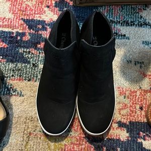 Boutique Black platform sneakers size 6.5